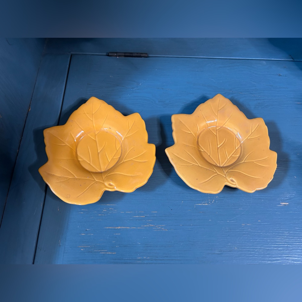 Vintage 90s Hallmark Yellow Leaf-Shaped Holiday Votive Holders - set of 2